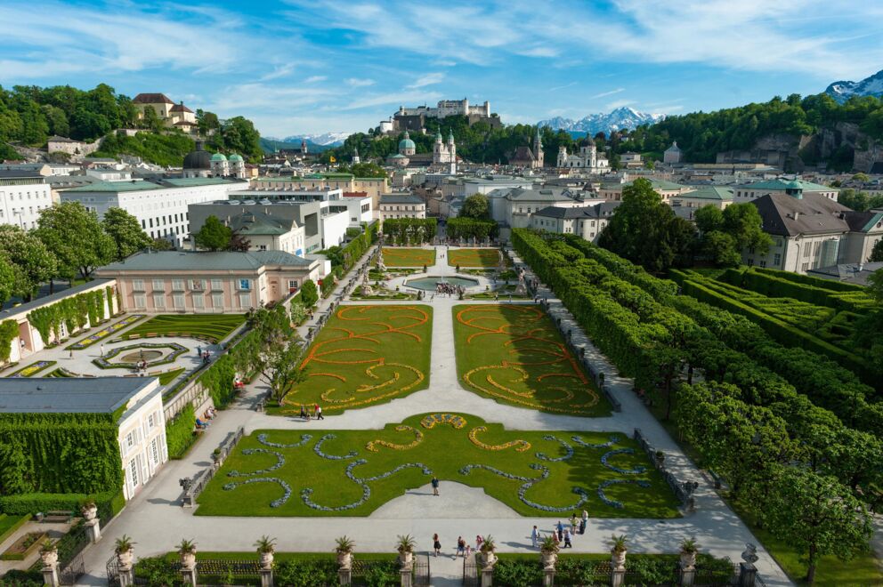 Una vista della fortezza con i Giardini Mirabell © Tourismus Salzburg